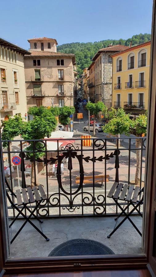 El Mussol De La Vila Camprodon, Balconets Amb Vistes A La Placa Екстериор снимка